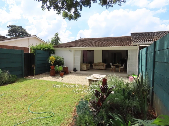 Neat 2- Bedroom Garden Flat in Greystone Park! (Sole Mandate)