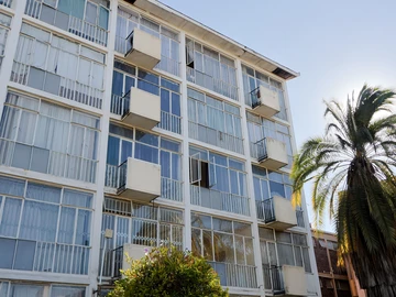 2 Bedroom Flat & Apartment