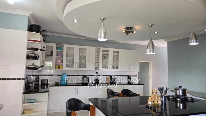 6 bedroom house for sale in Sandton Park (Sole Mandate)