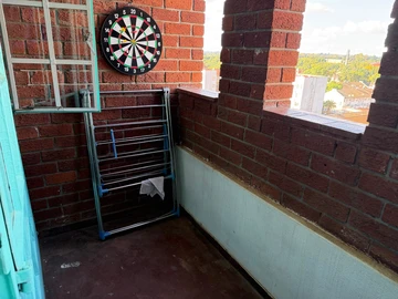 2 Bedroom Flat & Apartment