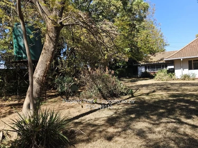 Belgravia 7-Bed Family Home on 4053m² positioned in one of the regions most attractive investment zo