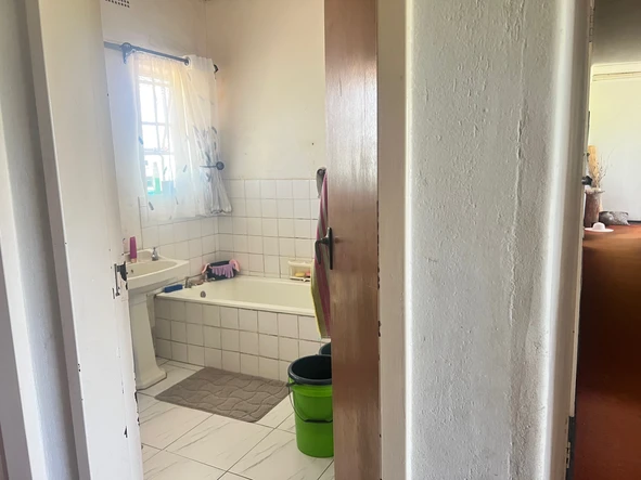 Farm & Agricultural Land