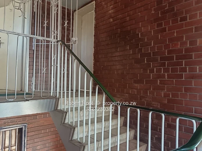 3 Bed Flat/Apartment for Sale in Avenues