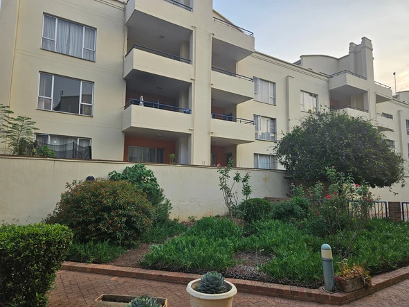 3 Bedroom Flat & Apartment