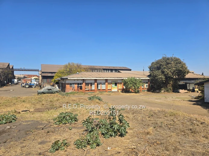 An expansive industrial and commercial complex In thorngrove!
