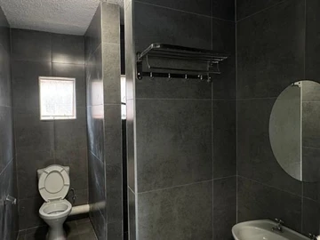 2 Bedroom Flat & Apartment