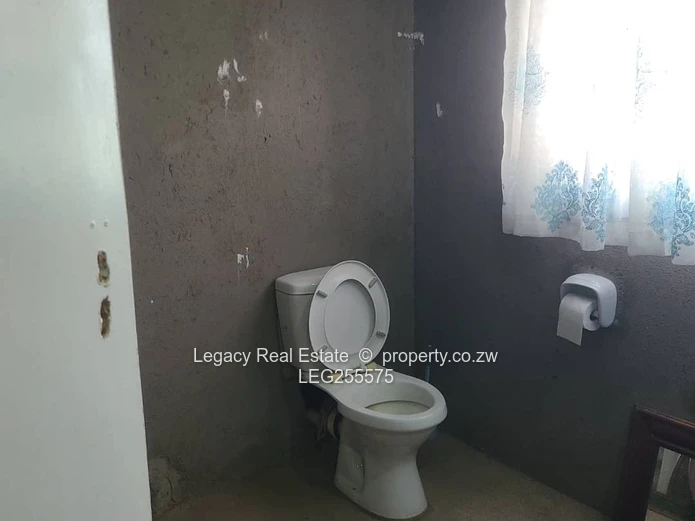 Marlborough 4-Bed Townhouse Complex with Charming Archways & Borehole
