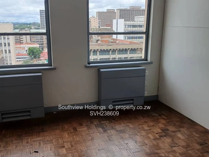 4 Neat offices to let. 