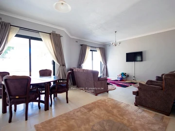 3 Bedroom Flat & Apartment
