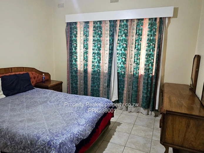 Solid House In Mt Pleasant For Rent Good Location Close To Groombridge Shopping Centre. (Sole Mandate)