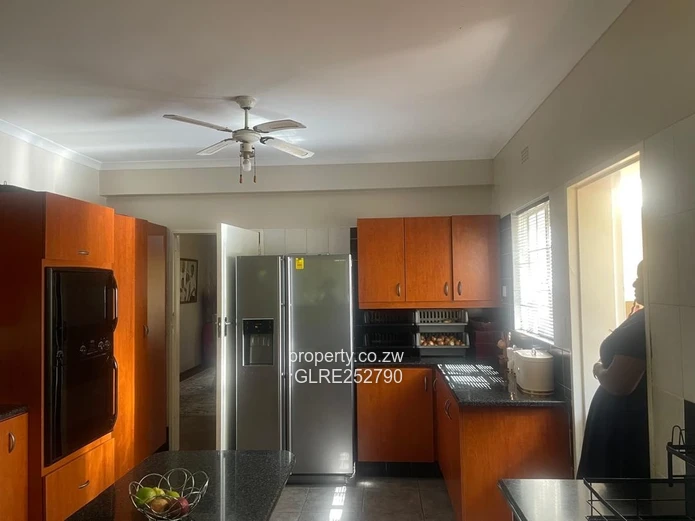 Spacious 3-Bed Double-Storey in Borrowdale Brooke with Garden