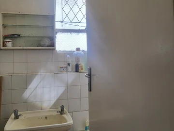 2 Bedroom Flat & Apartment