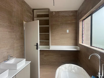 4 Bedroom Garden Flat