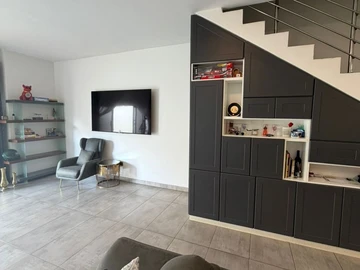3 Bedroom Flat & Apartment