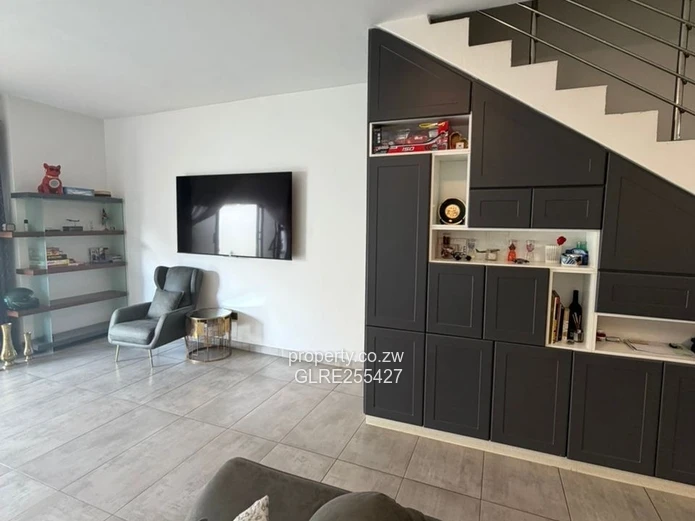 Modern Avondale 3BR Flat — Pool, Borehole & Gym