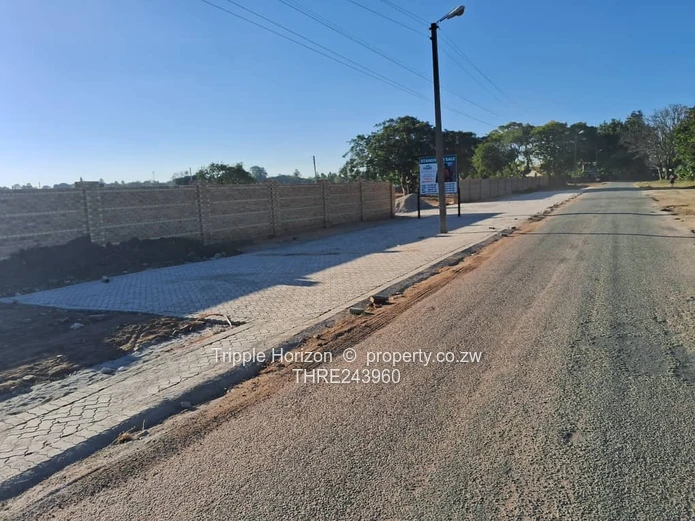 Greendale 530 m² Stand — Main Road Frontage, Municipal Water & Sewer