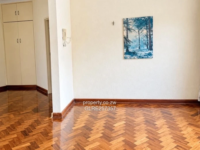 Highlands 4-Bed Home — Parquet Floors, Modern Kitchen, Borehole