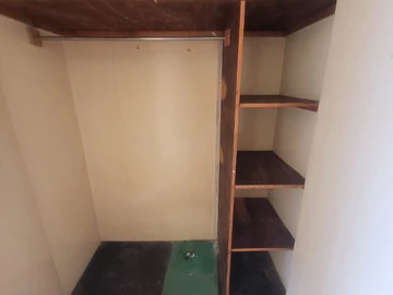 2 Bedroom Flat & Apartment