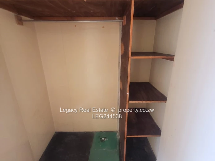 Secure Avenues Flat With Borehole & Parking