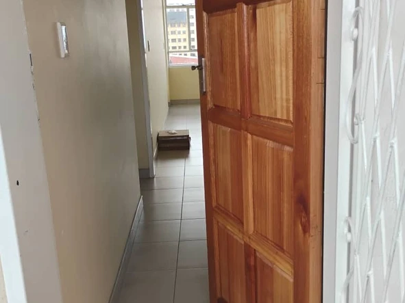 2 Bedroom Flat & Apartment