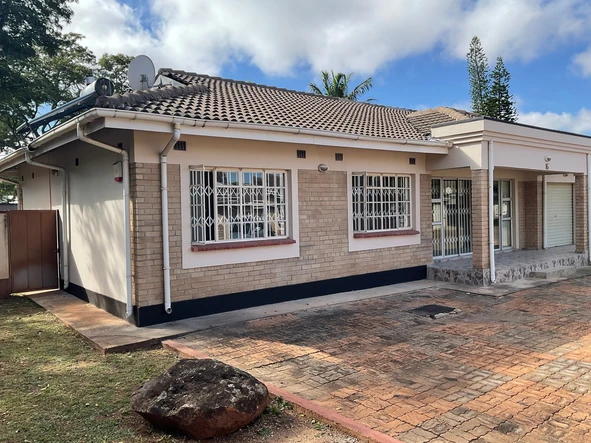 3 Bedroom Flat & Apartment