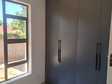 4 Bedroom Flat & Apartment