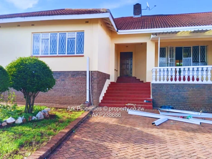 5 Bedroomed House With Cottage For Rent Near Borrowdale Brooke