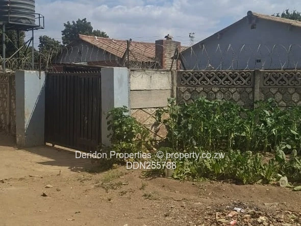 Cozy 3-Bed Home in Budiriro 1
