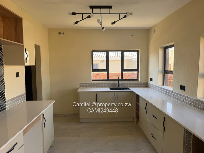 Arlington 4-Bed Townhouse Complex - Solar & 24hr Security