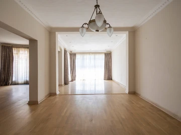 3 Bedroom Flat & Apartment