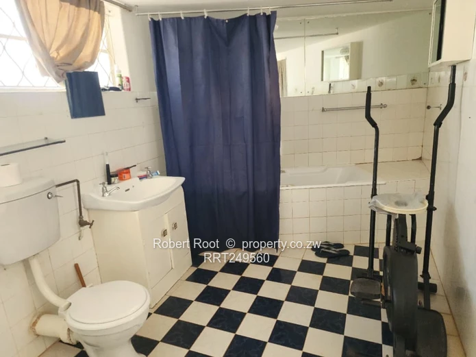 Mt Pleasant | Spacious Family Home with Tennis Court & Pool