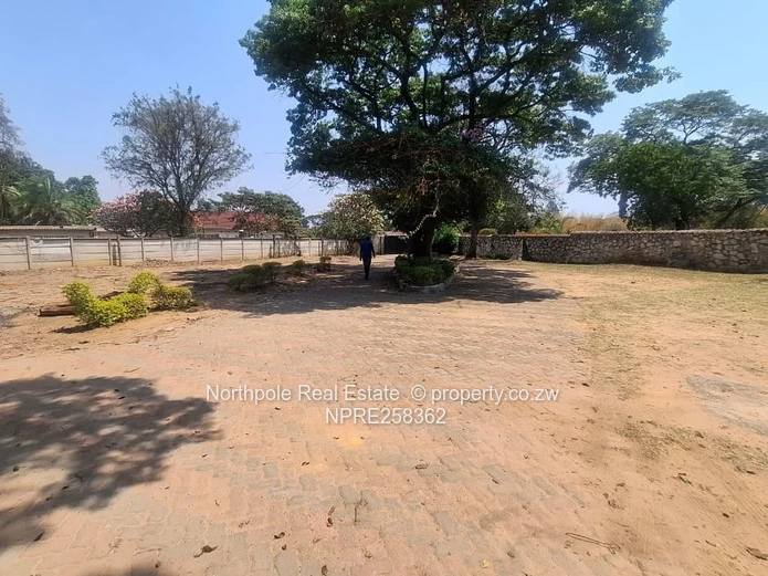 Investors Delight In Hatifield 