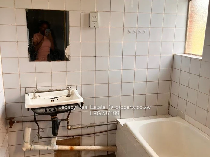 Value-For-Money 3-Bedroom Flat in Prospect,Down -Floor  Flat  in a Convinient Prospect Location