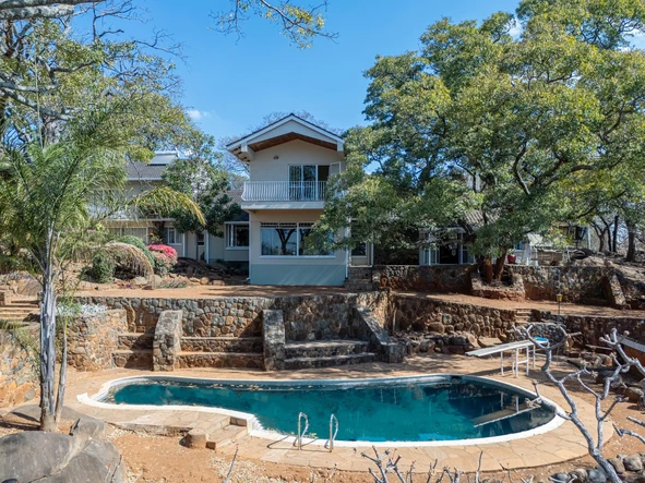 6 Bedroom House