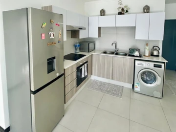 3 Bedroom Flat & Apartment