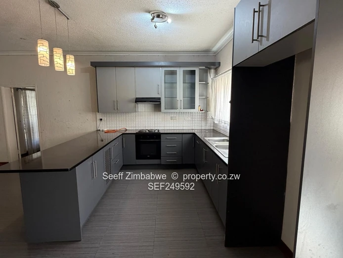Spacious 4-Bedroom Cluster Unit in Marlborough Mews