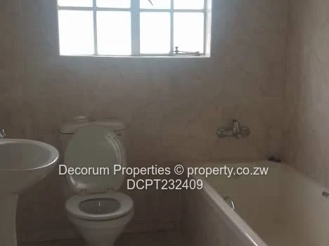 Spacious 2-Bed Strathaven Flat 