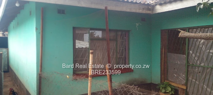 Bloomingdale 3-bed House with Garage & Water Tank