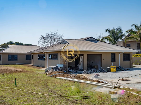 6 Bedroom House