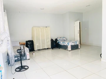 7 Bedroom Flat & Apartment