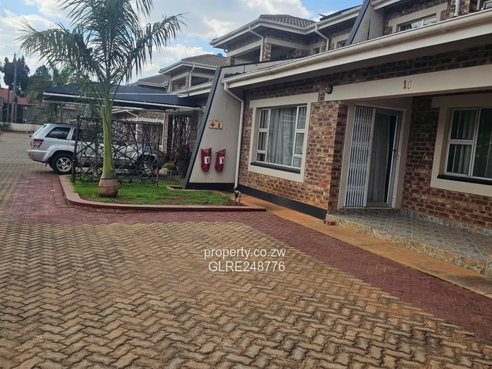 3BR Greendale Flat with Built-in Wardrobes, Borehole & Parking
