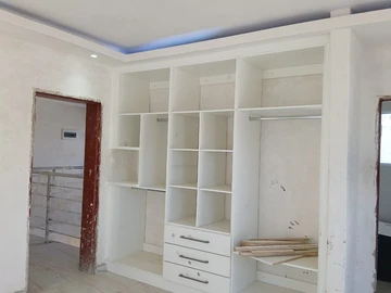 4 Bedroom Flat & Apartment