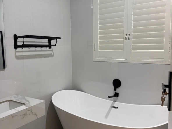4 Bedroom Flat & Apartment