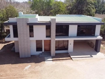 8 Unit Townhouse Complex