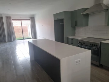 2 Bedroom Flat & Apartment