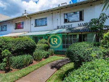 2 Bedroom Flat & Apartment