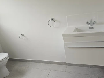 3 Bedroom Flat & Apartment