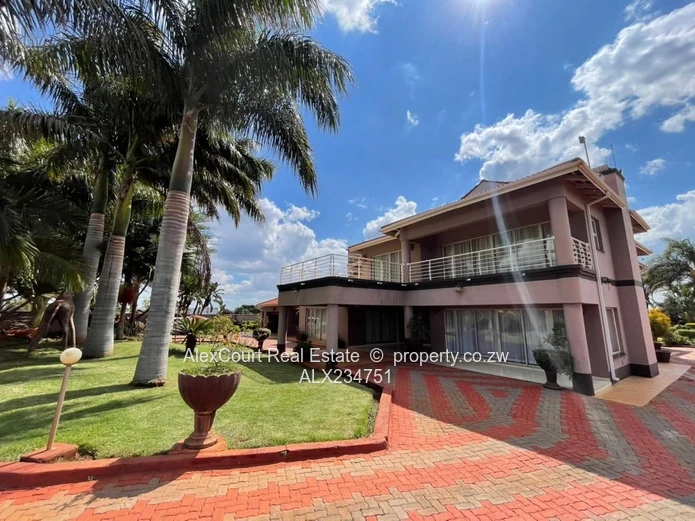 Stunning MIllion Dollar Gletwyn Park House! Bargain!