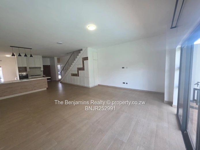 Four Bedroom Townhouse In Avondale