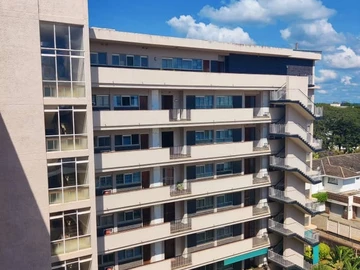 3 Bedroom Flat & Apartment